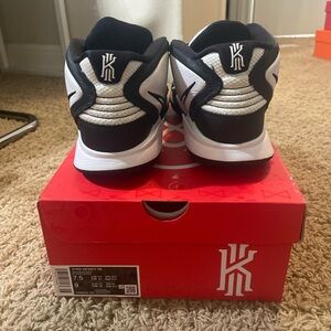 Nike Kyrie Infinity TB Men’s Basketball Shoes Size 7.5/Women 9